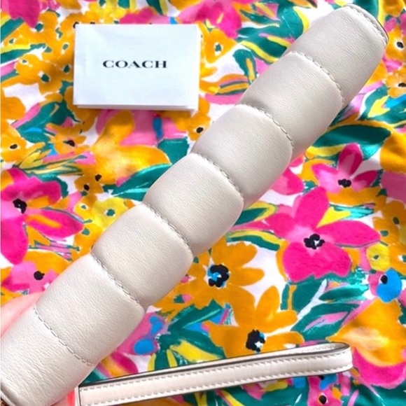 Brand New Coach Genuine Leather Cream Quilt Long Zip Around Wristlet Wallet - Picture 5 of 9